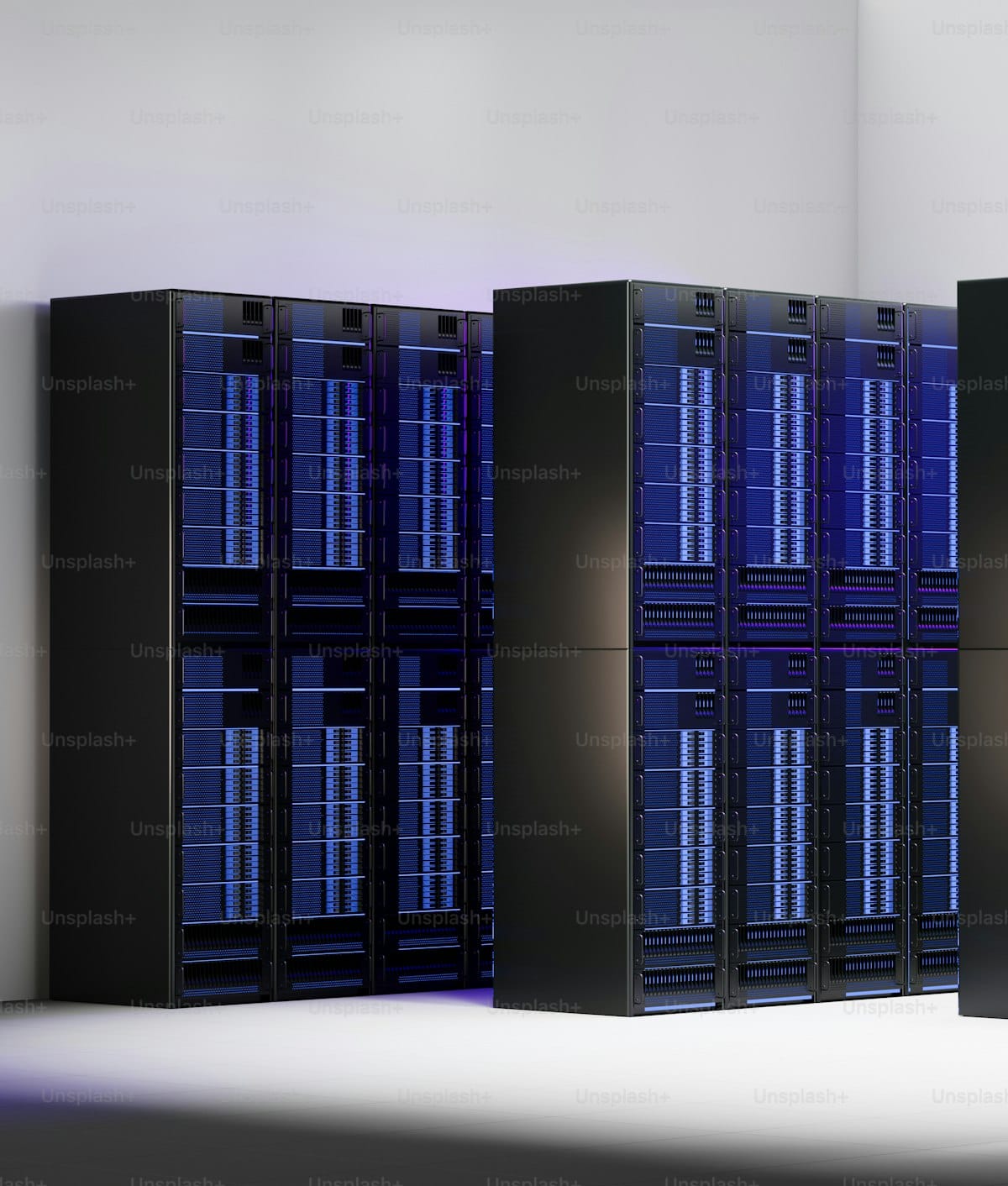 Serveurs en data center — hébergement multi-tenant Ghost